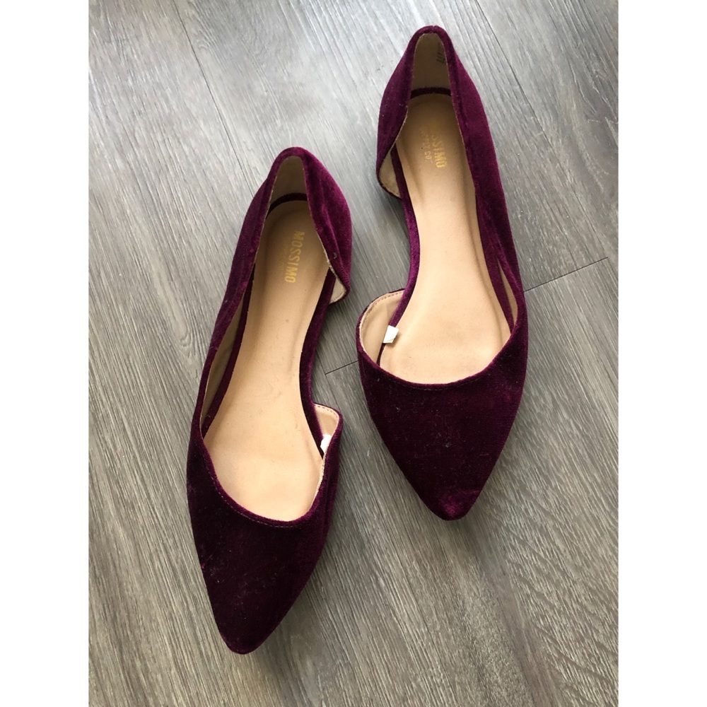 Maroon suede flats size 6 ✨